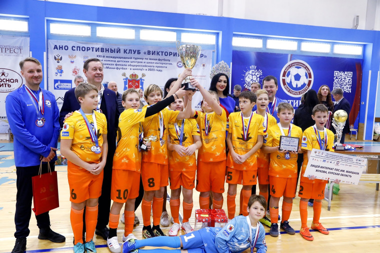 Команда ОБОУ &quot;Лицей-интернат пос. им. Маршала Жукова&quot; заняла второе место по мини-футболу в Санкт-Петербурге.